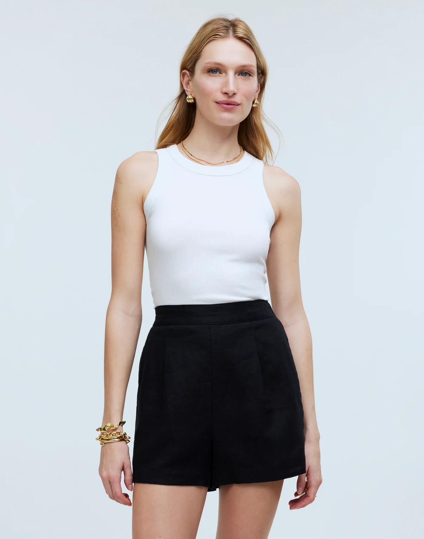 Clean Pull-On Shorts in 100% Linen Product Image