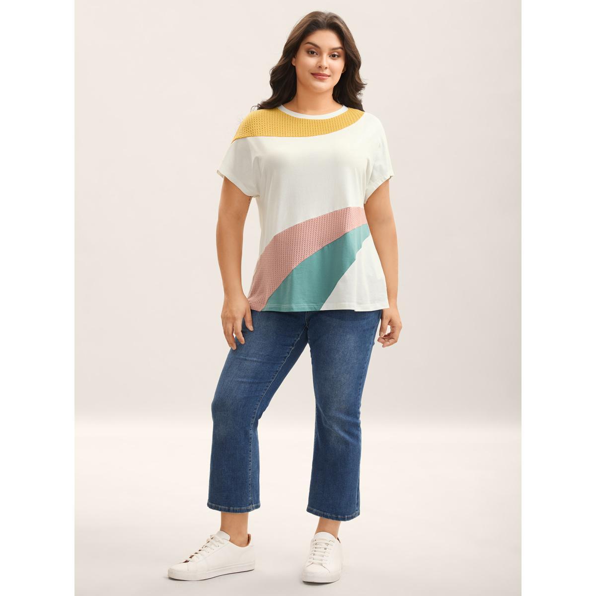 Plus Size Color Block Round Neck T-Shirt Originalwhite Women Contrast Round Neck Everyday-Casual T-shirts BloomChic 26/4X Product Image