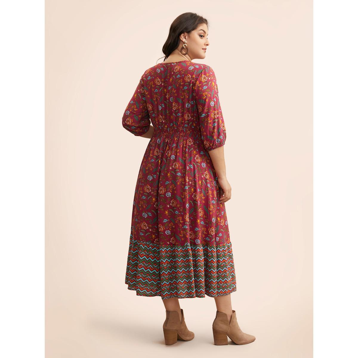 Plus Size V Neck Bandana Print Shirred Dress Burgundy Women Resort Shirred V-neck Elbow-length sleeve Curvy BloomChic 28/5X Product Image