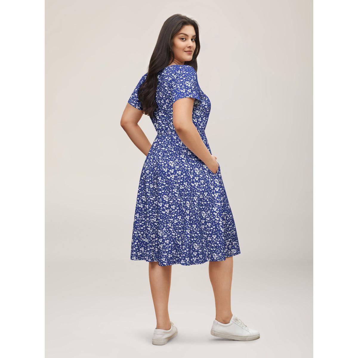 Plus Size Ditsy Floral Elastic Waist Knot Drawstring Dress Navy Women Casual Non V-neck Short sleeve Curvy Midi Dress BloomChic 18-20/2X Product Image