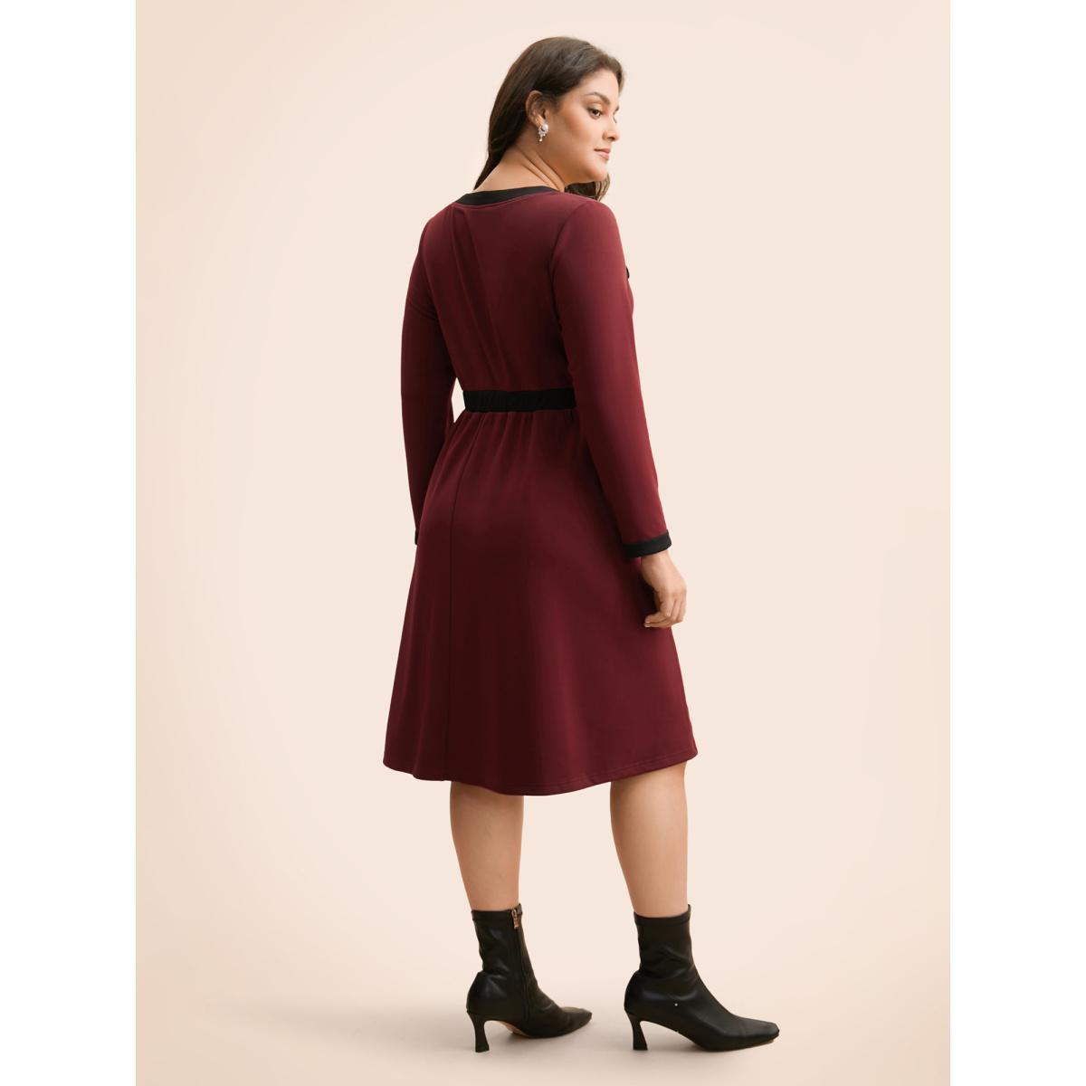 Plus Size Contrast Patchwork Metal Detail Dress Burgundy Women Elegant Contrast Round Neck Long Sleeve Curvy BloomChic 26/4X Product Image