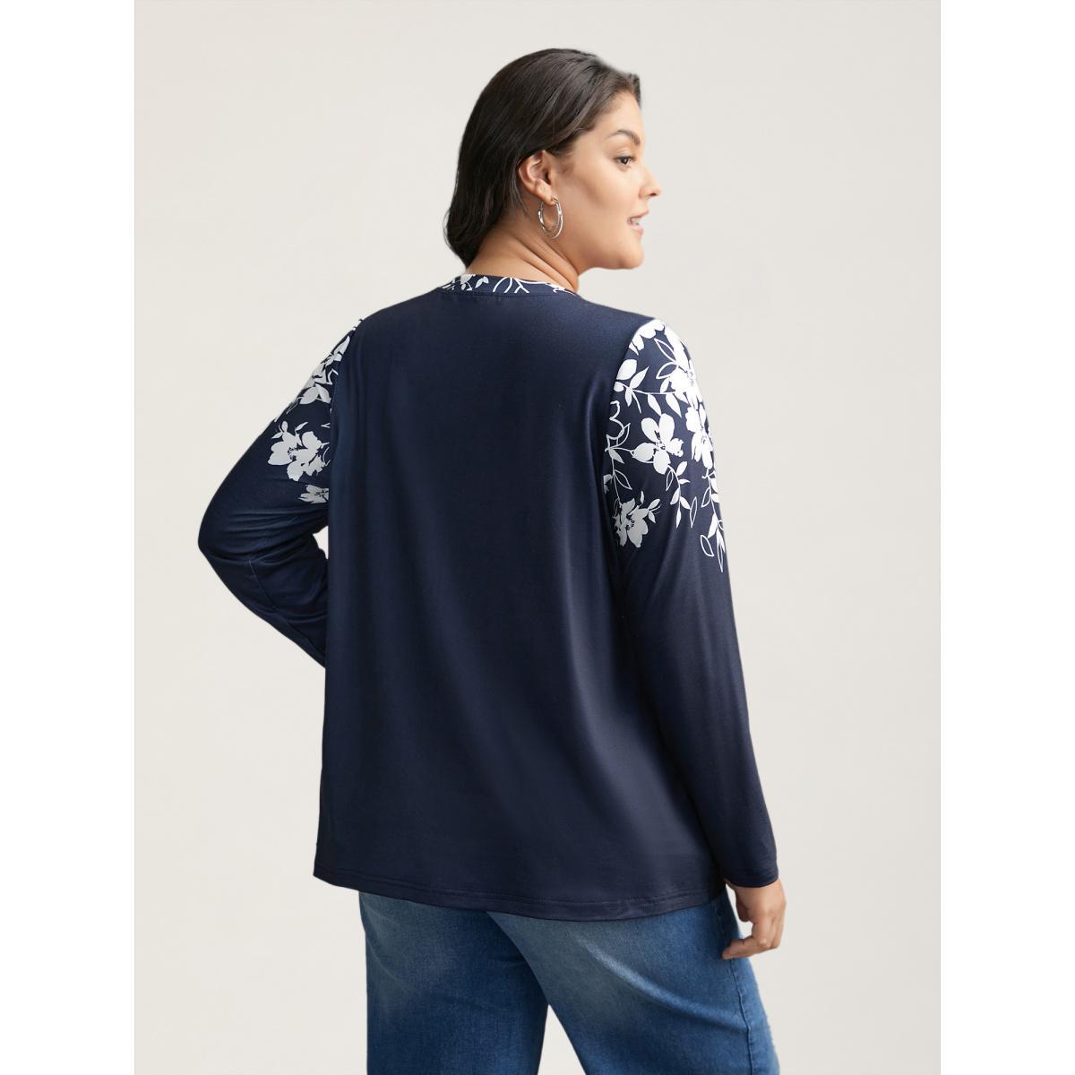 Plus Size Round Neck Boho Print T-Shirt Indigo Women Casual Contrast Natural Flowers Round Neck Everyday T-shirts BloomChic 12/L Product Image