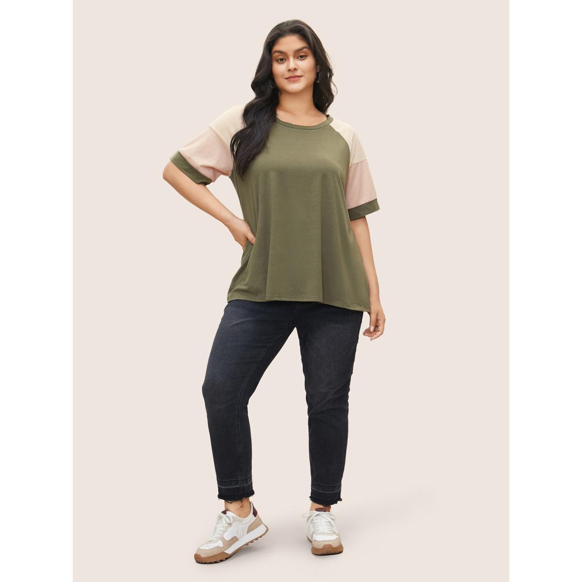 Plus Size Colorblock Contrast Crew Neck Raglan Sleeve T-shirt ArmyGreen Women Casual Contrast Colorblock Everyday T-shirts BloomChic 14-16/1X Product Image