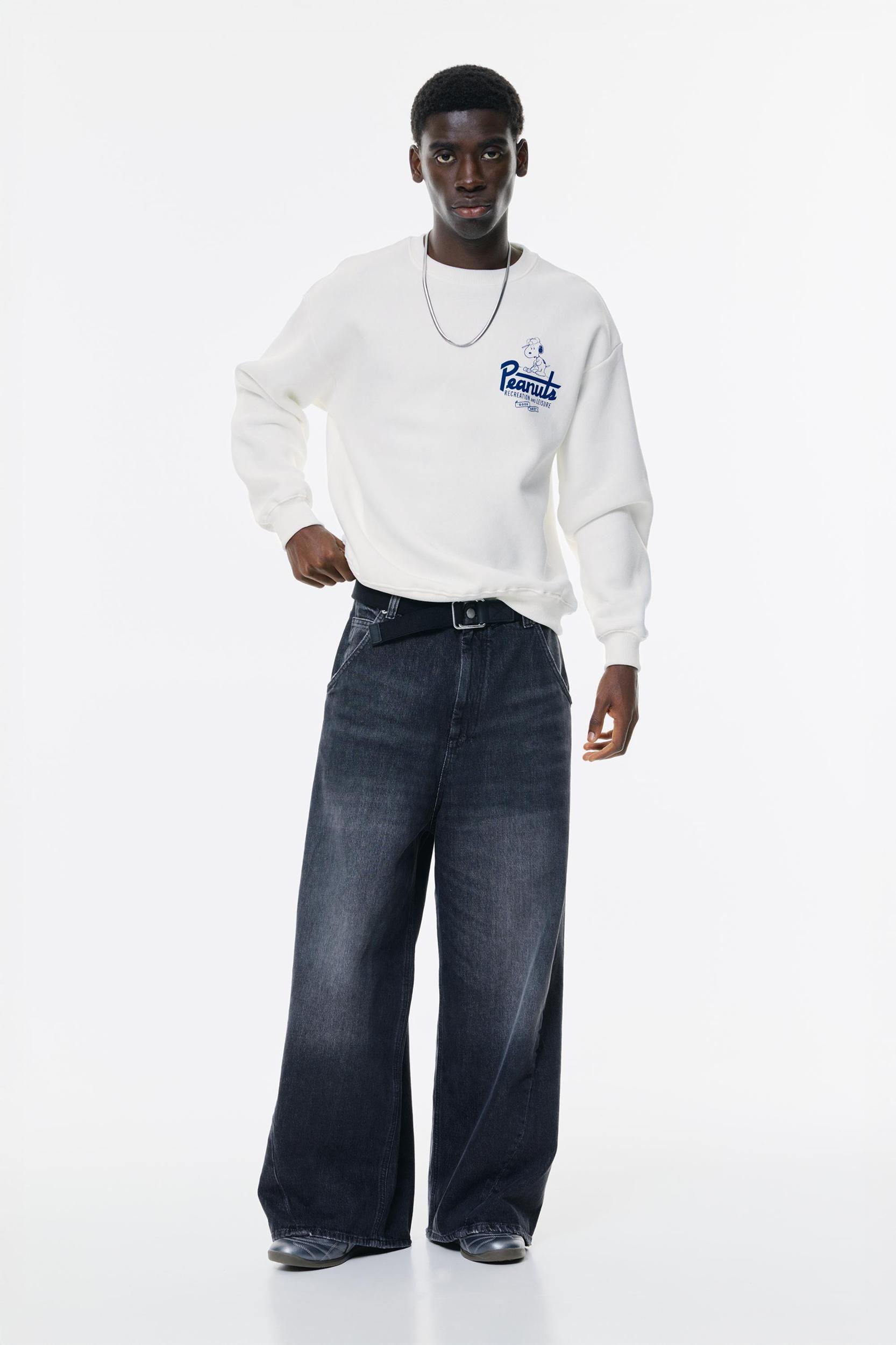 White Snoopy Sweatshirt Product Image