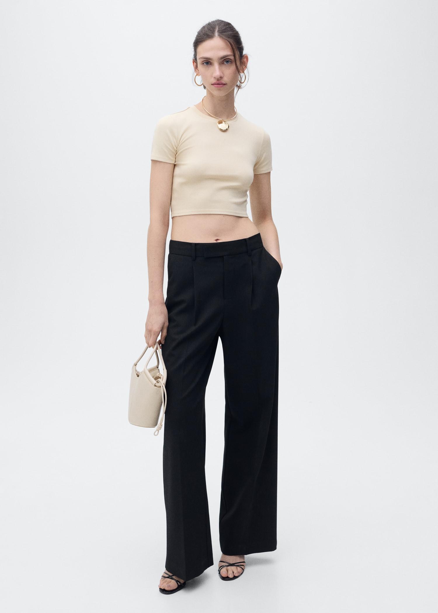 Fitted cropped t-shirt - Women | MANGO USA Product Image