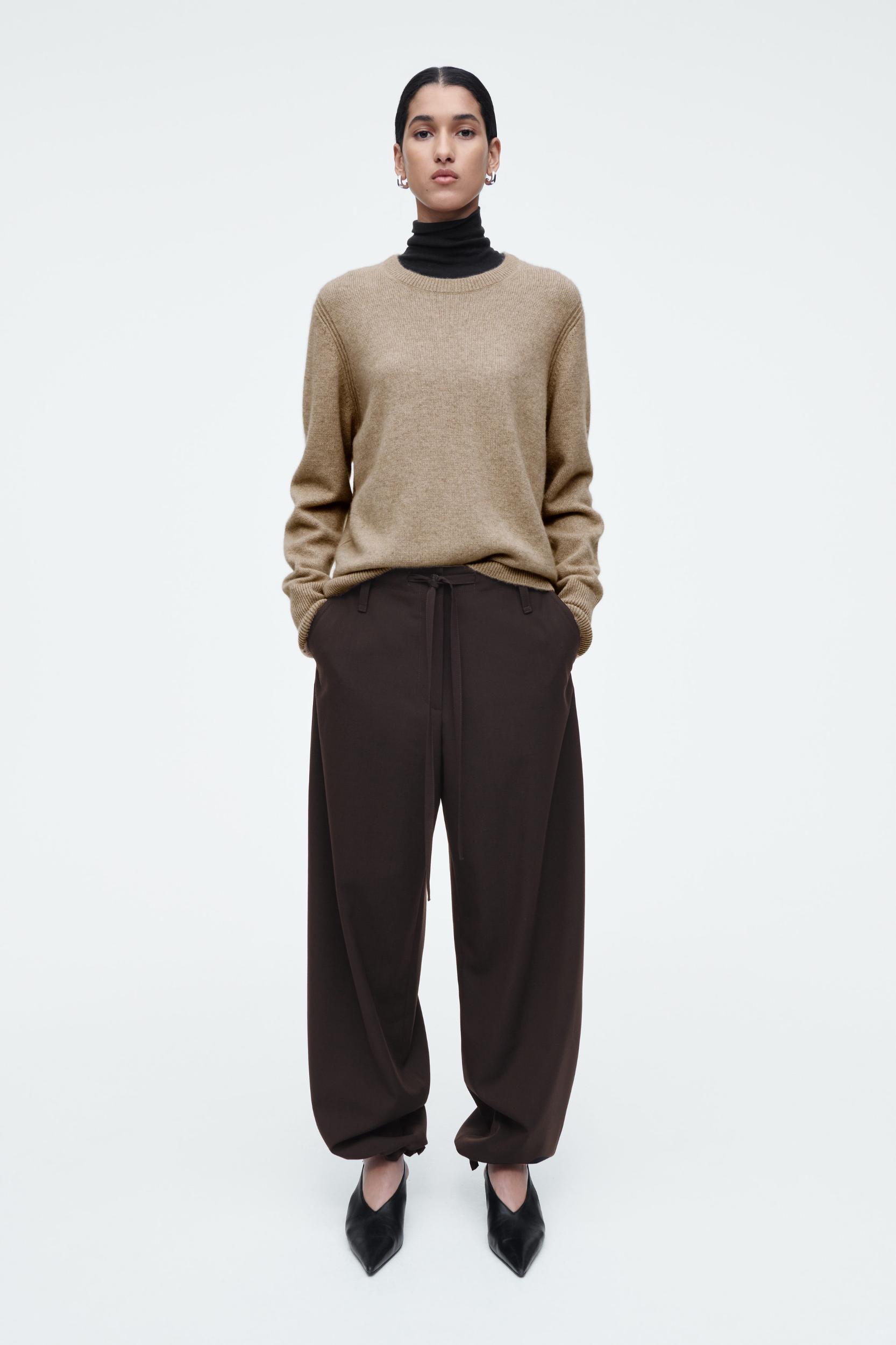 DRAWSTRING TWILL BARREL-LEG PANTS Product Image
