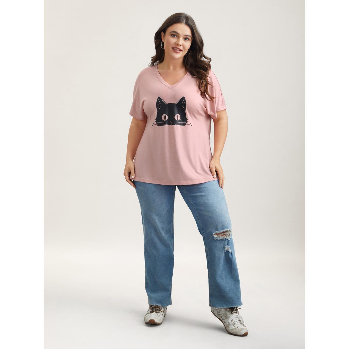 Plus Size Cat Print V-Neck Half Sleeve T-Shirt Crepe Women Casual Non Animals V-neck Everyday T-shirts BloomChic 30/6X Product Image