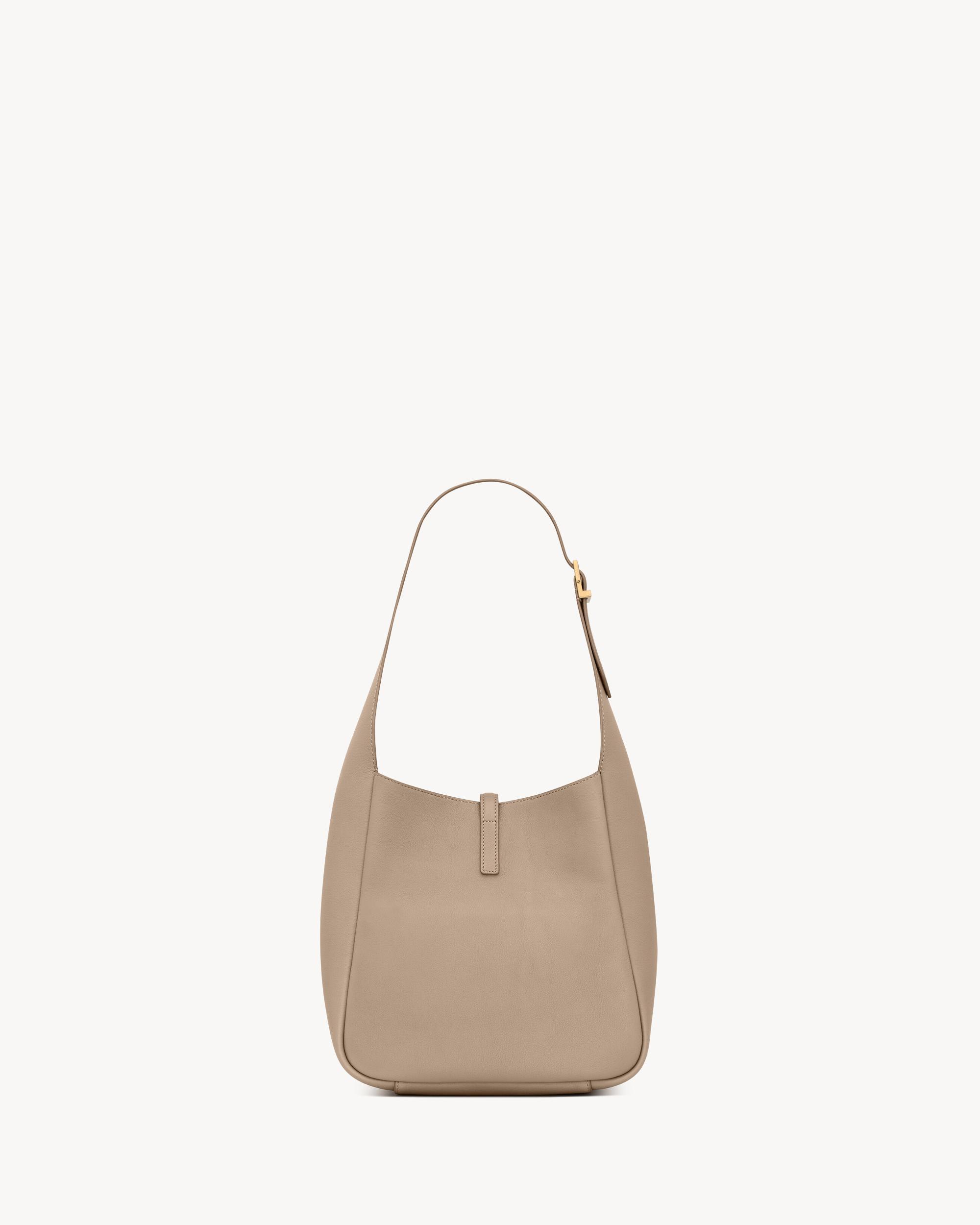 LE 5 À 7 supple small IN GRAINED LEATHER Product Image