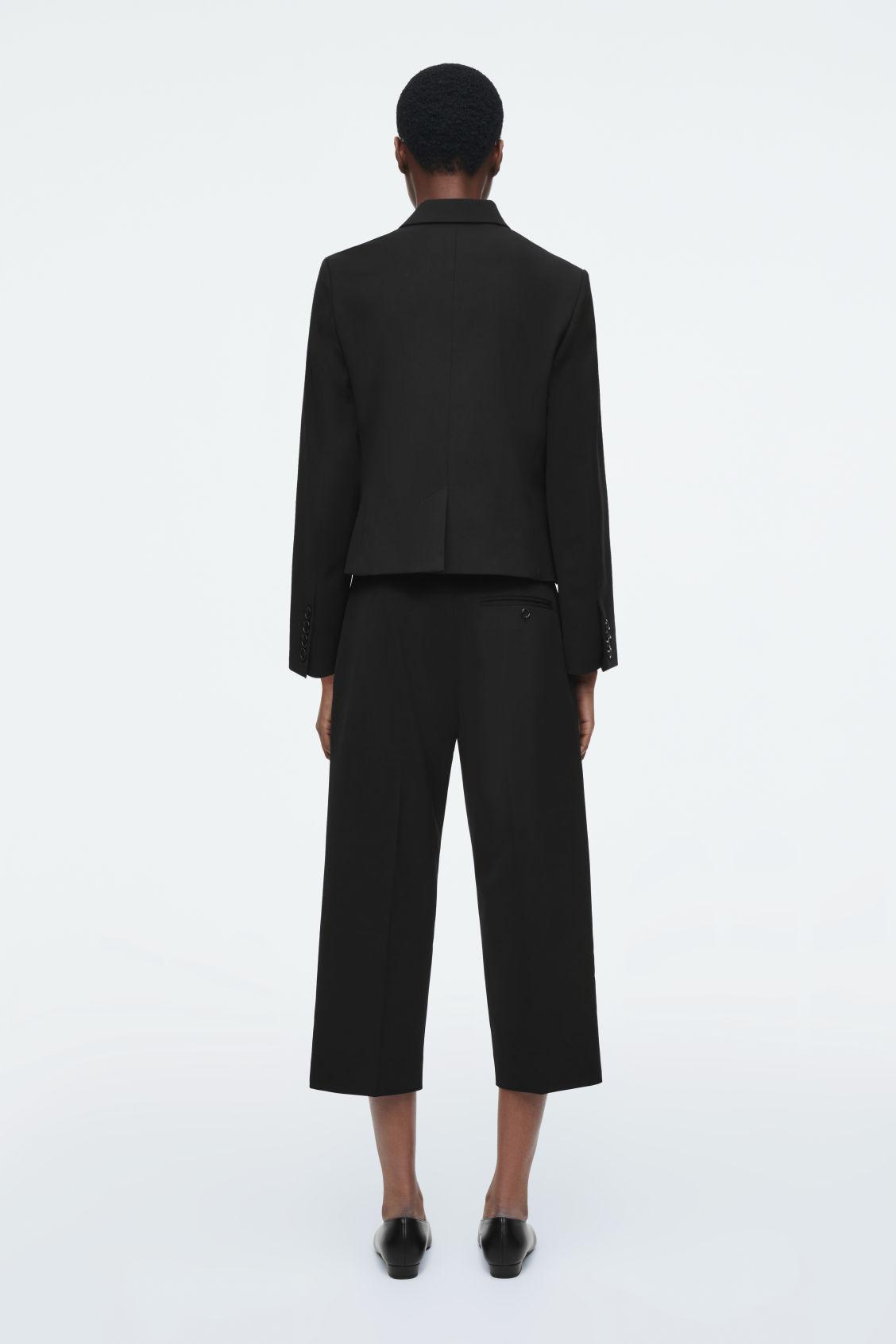 WOOL-BLEND CAPRI PANTS Product Image
