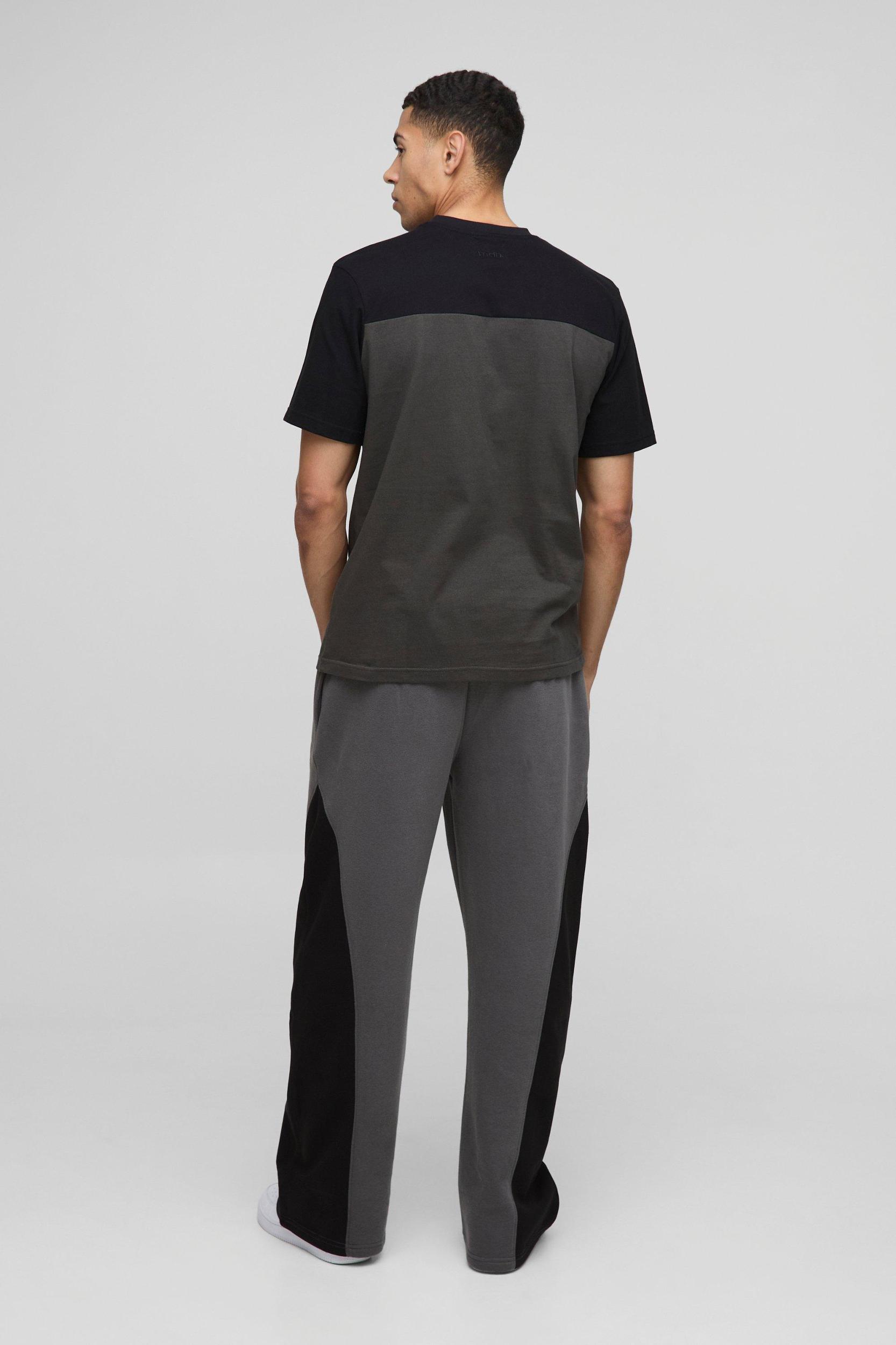 Regular Fit Man Tonal Colour Block Pocket T-Shirt | boohooMAN USA Product Image