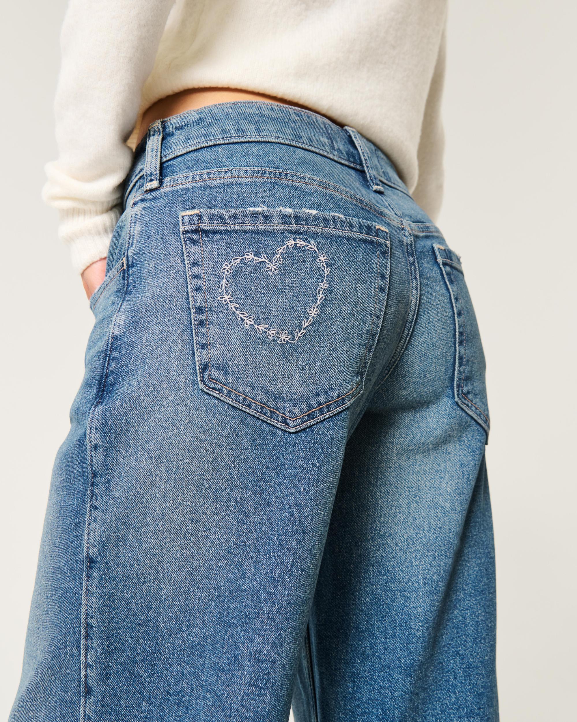 Low-Rise Medium Wash Embroidered Heart Baggy Jeans Product Image