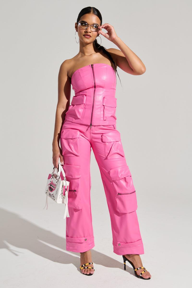 BUBBLEGUM SHORTY CARGO PANT IN PINK Product Image