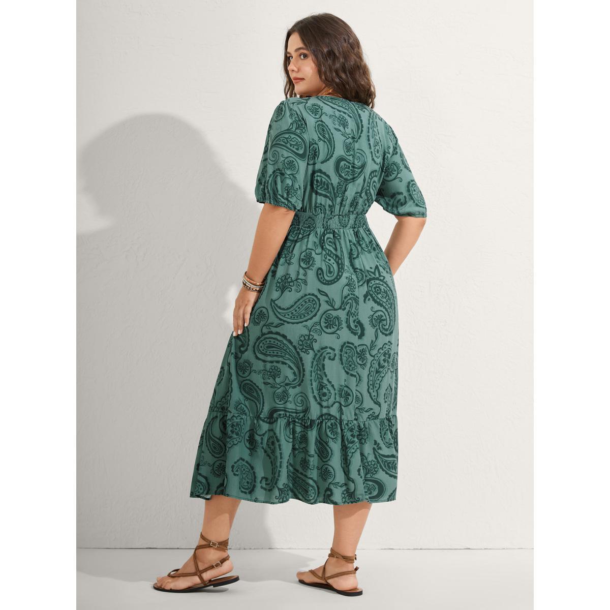 Plus Size Paisley Print Shirred Waist Midi Dress Teal Women V-neck Short sleeve Curvy BloomChic 12/L Product Image