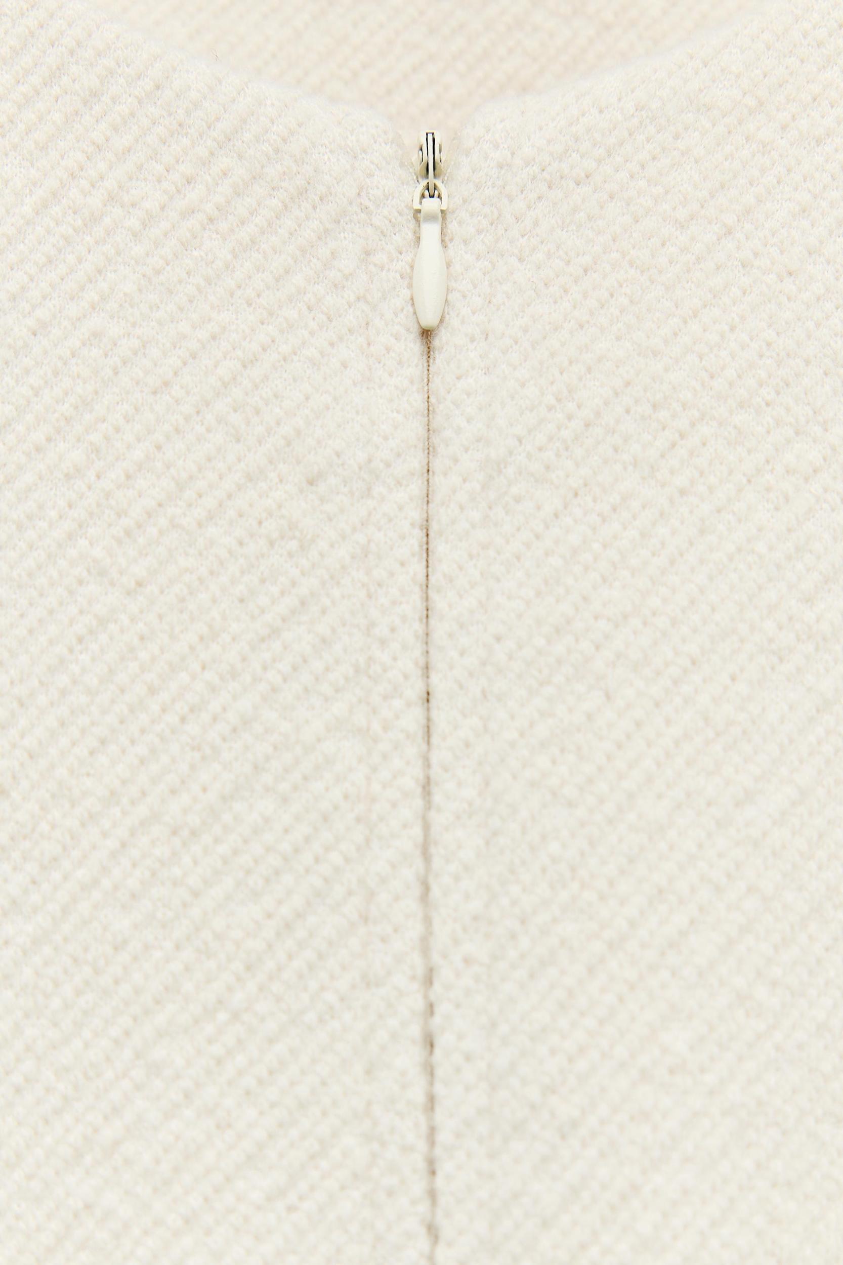 FITTED ZIPPERED TOP Product Image