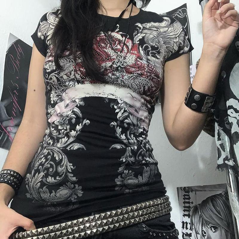 Short Sleeve Graphic Print Slim-Fit T-Shirt Product Image