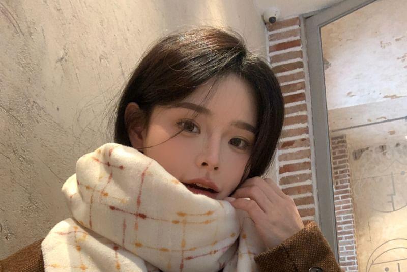 Plaid Applique Fringed Scarf Product Image