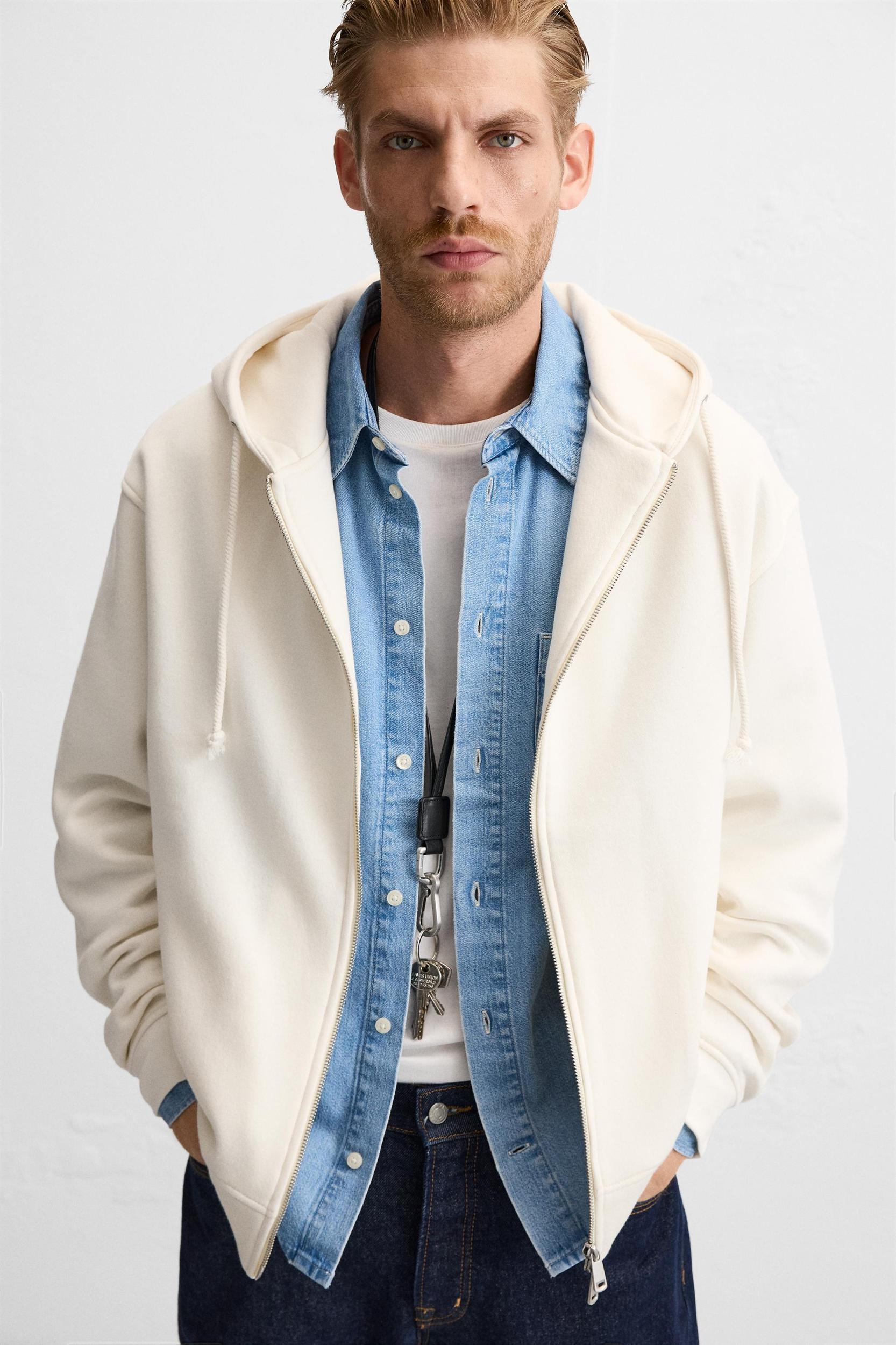 HOODED SWEATSHIRT WITH ZIP Product Image