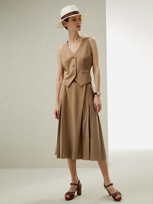 Silk-Wool Vest with Jacquard Silk Back Product Image