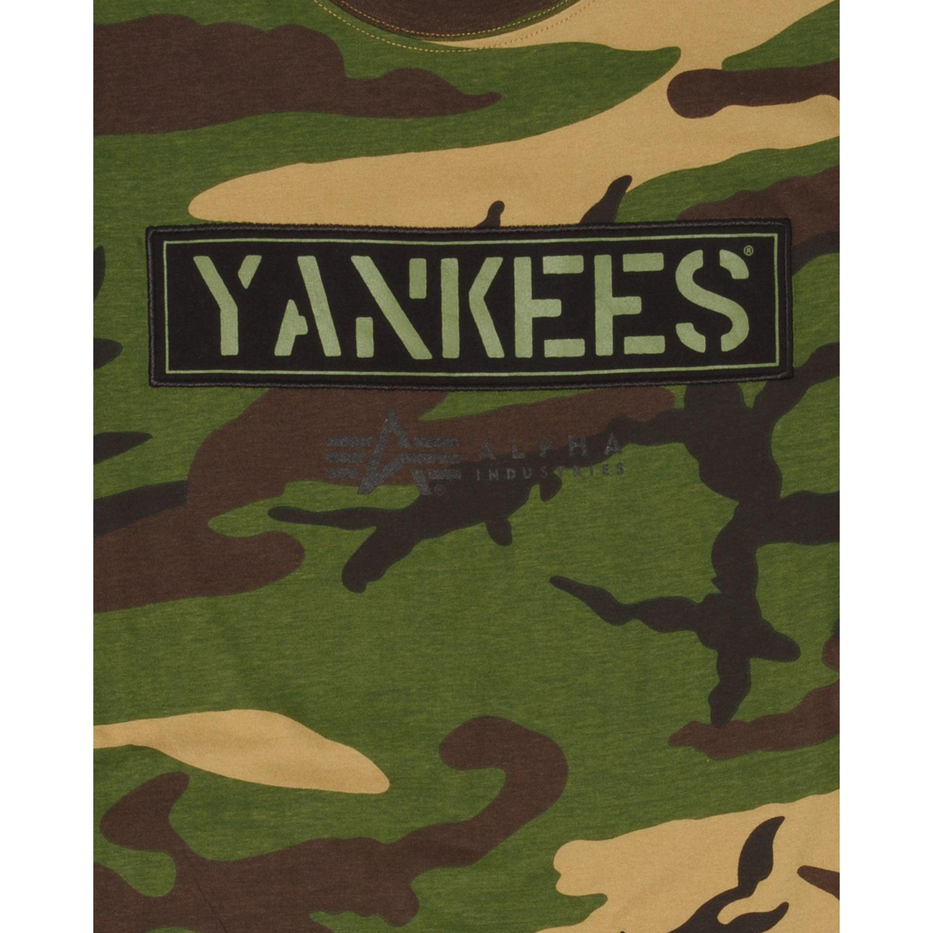 Alpha Industries X Chicago White Sox Camo T-Shirt Male Product Image