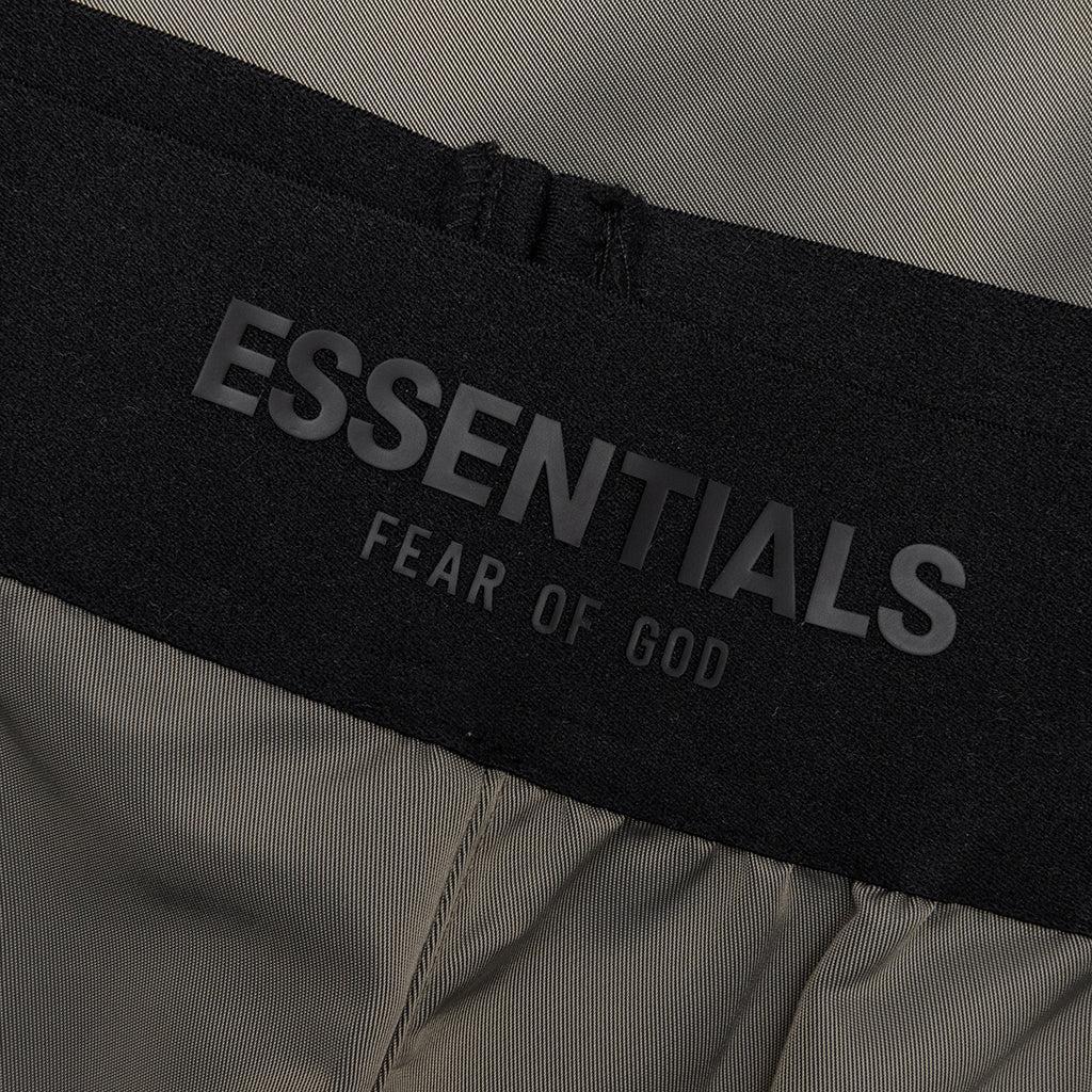 Essentials Relaxed Trouser - Desert Taupe Male Product Image