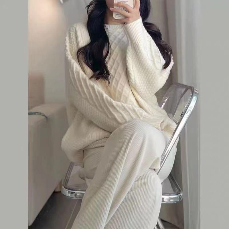 Round Neck Plain Cable-Knit Sweater Product Image