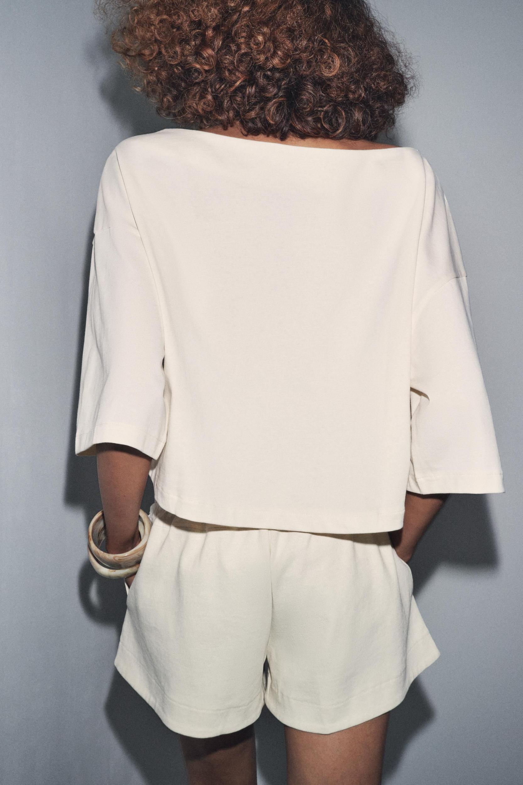 CONTRAST SHORTS Product Image