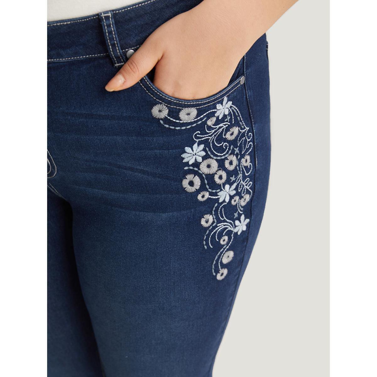 Plus Size Floral Embroidered High Rise Skinny Jeans Women DarkBlue Casual Natural Flowers Zipper High stretch Pocket Jeans BloomChic 30/6X Product Image