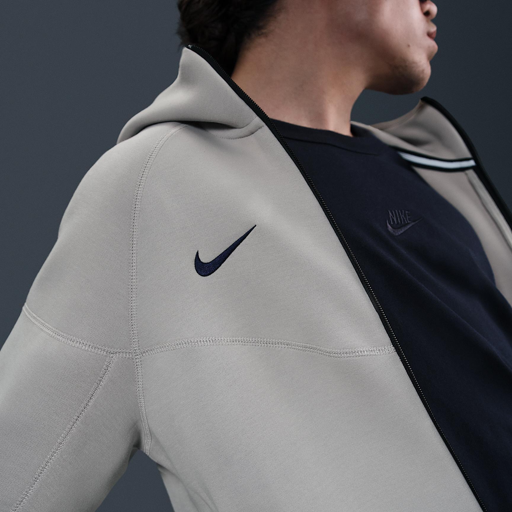 Tottenham Hotspur Tech Windrunner Nike Men's Soccer Fleece Full-Zip Hoodie Product Image