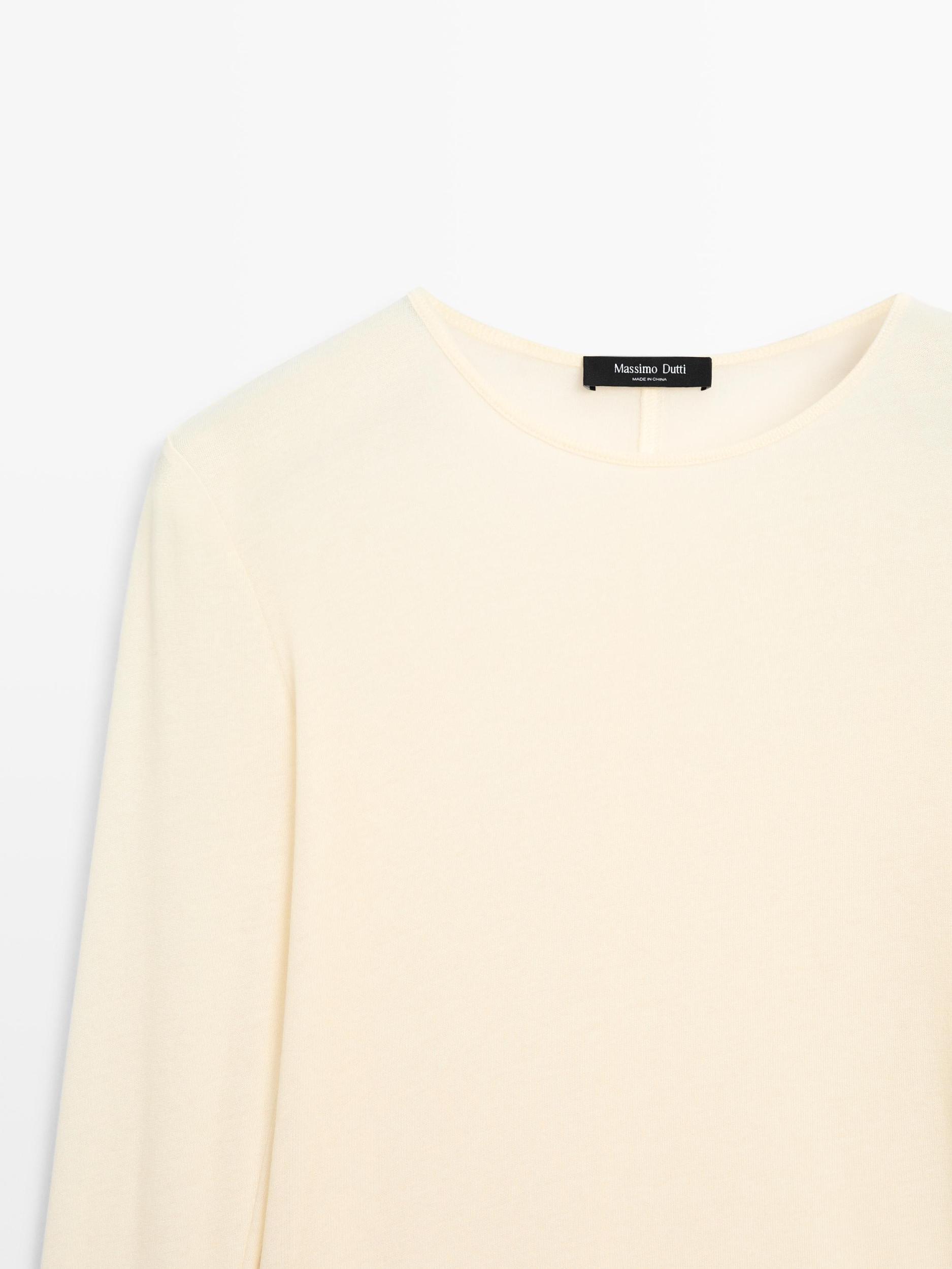 Lightweight long sleeve T-shirt Product Image