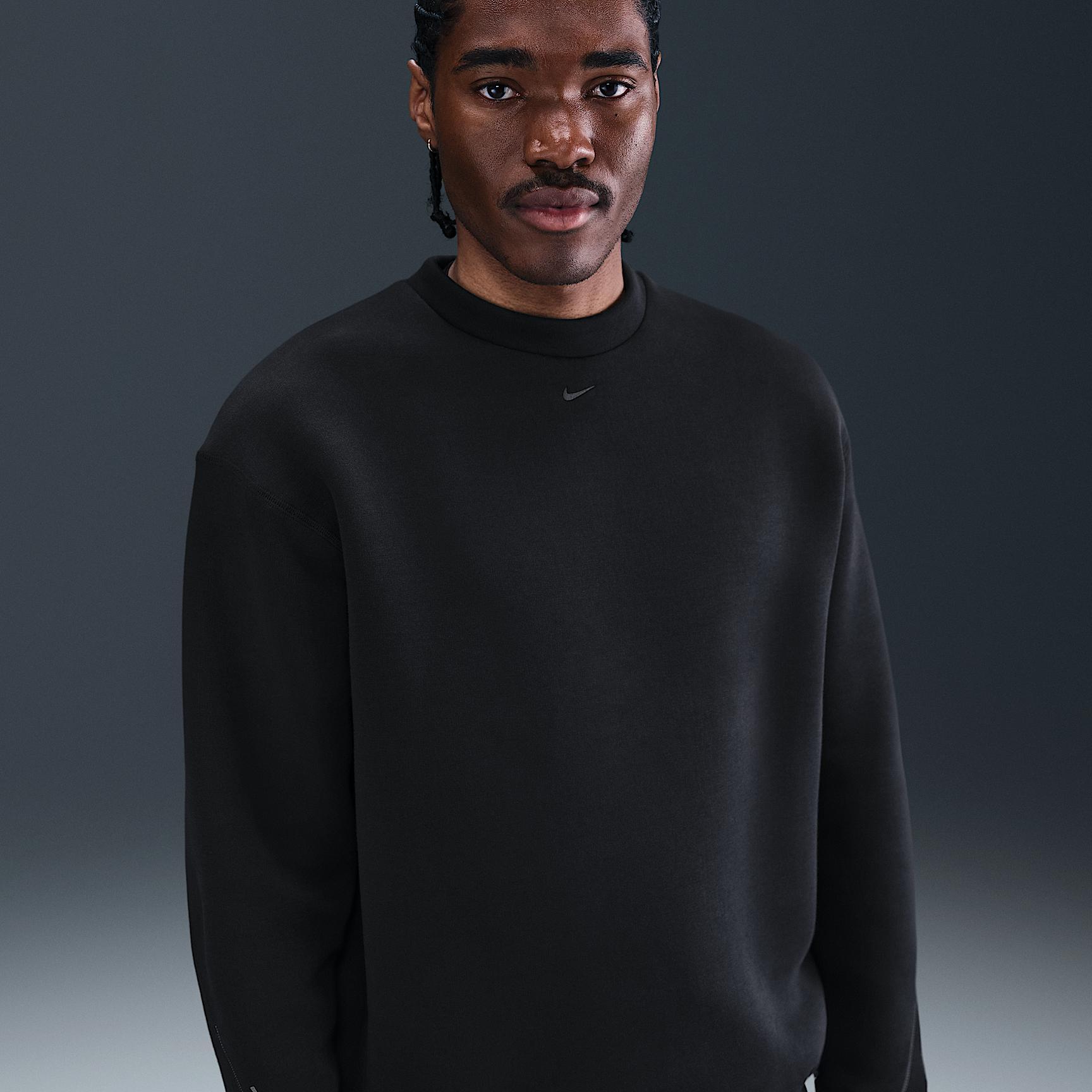 Nike Men's Tech Fleece Loose Fit Crew Product Image