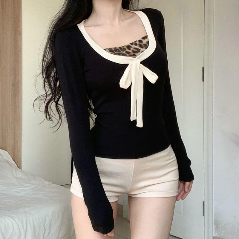 Long-Sleeve Square-Neck Contrast Trim Bow Tee Product Image