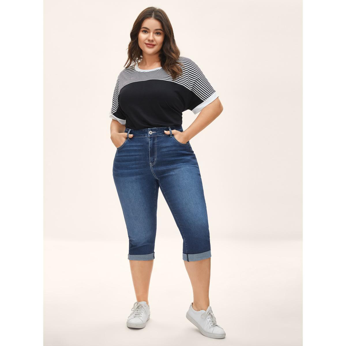 Plus Size Whiskered Wash Crop Skinny-Fit Jeans Women Midblue Medium stretch Slanted pocket Jeans BloomChic 22/3X Product Image