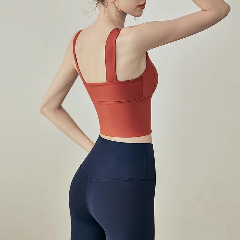 Round Neck Plain Sport Tank Top Product Image