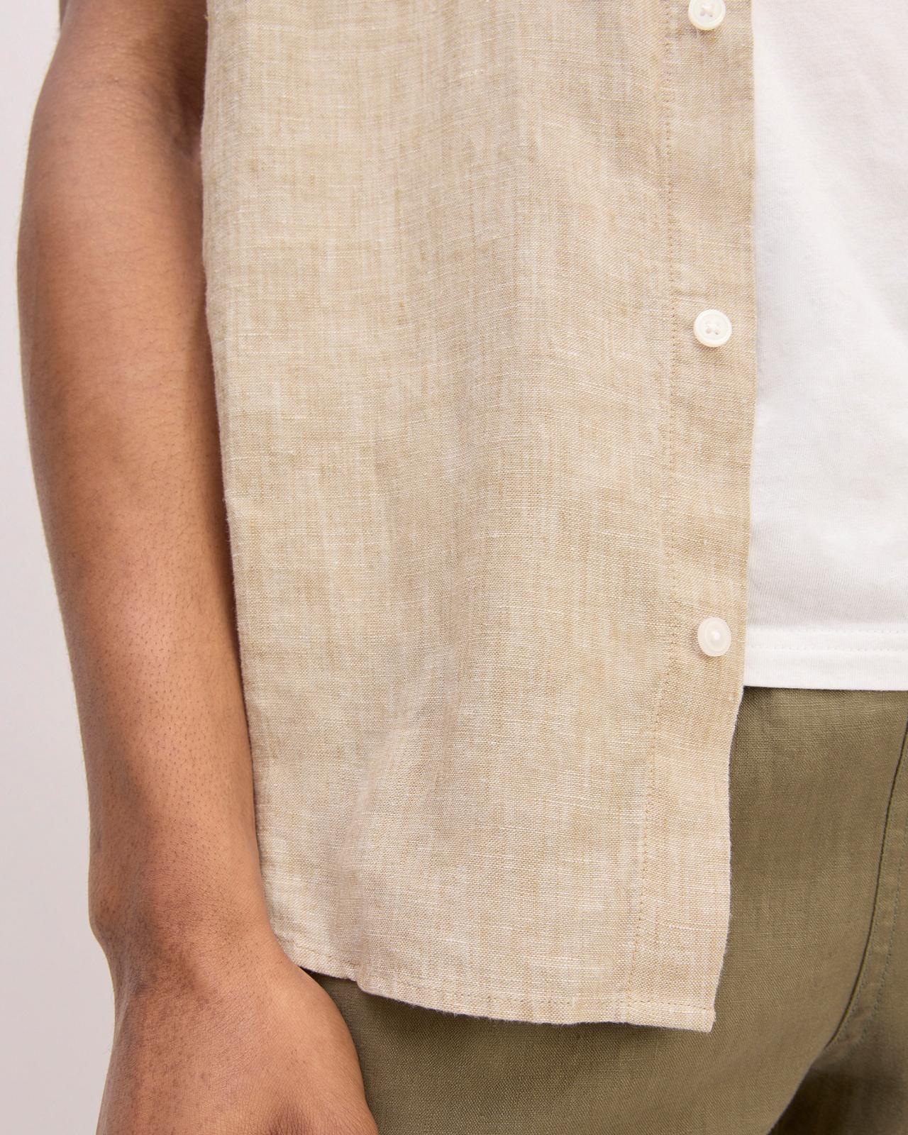 The Classic Short-Sleeve Shirt in Linen Product Image