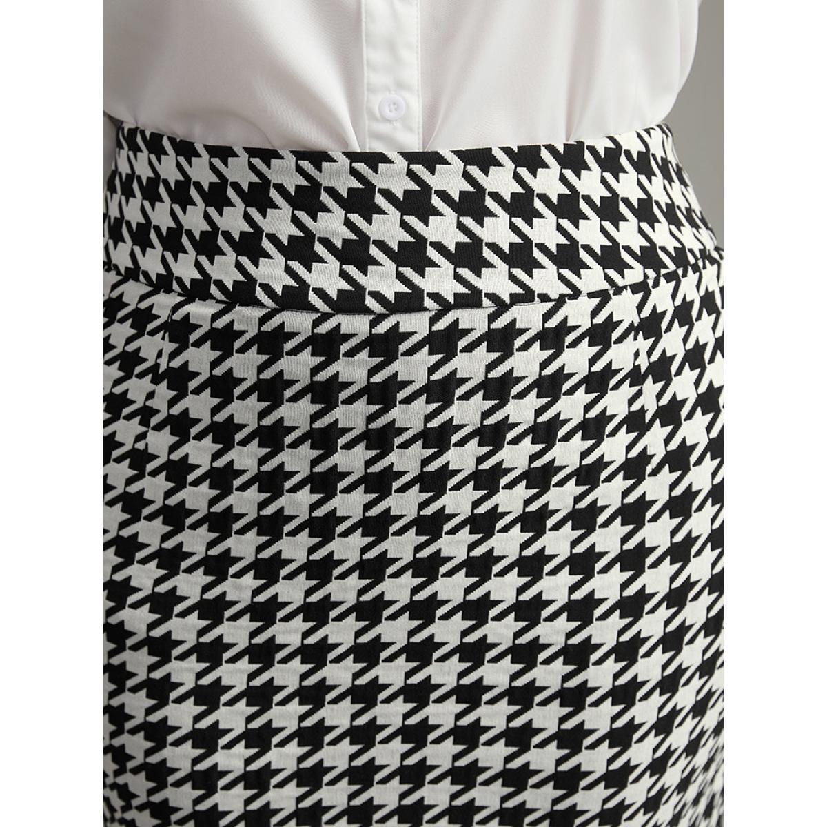 Plus Size Houndstooth Ruffle Hem Bodycon Skirt Women Black Office Ruffles Bodycon Low stretch Work Skirts BloomChic 10/M Product Image