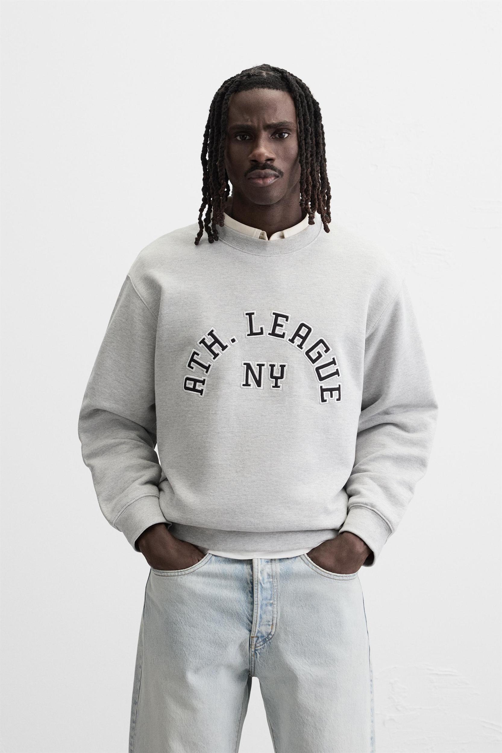 TEXT PATCH SWEATSHIRT Product Image