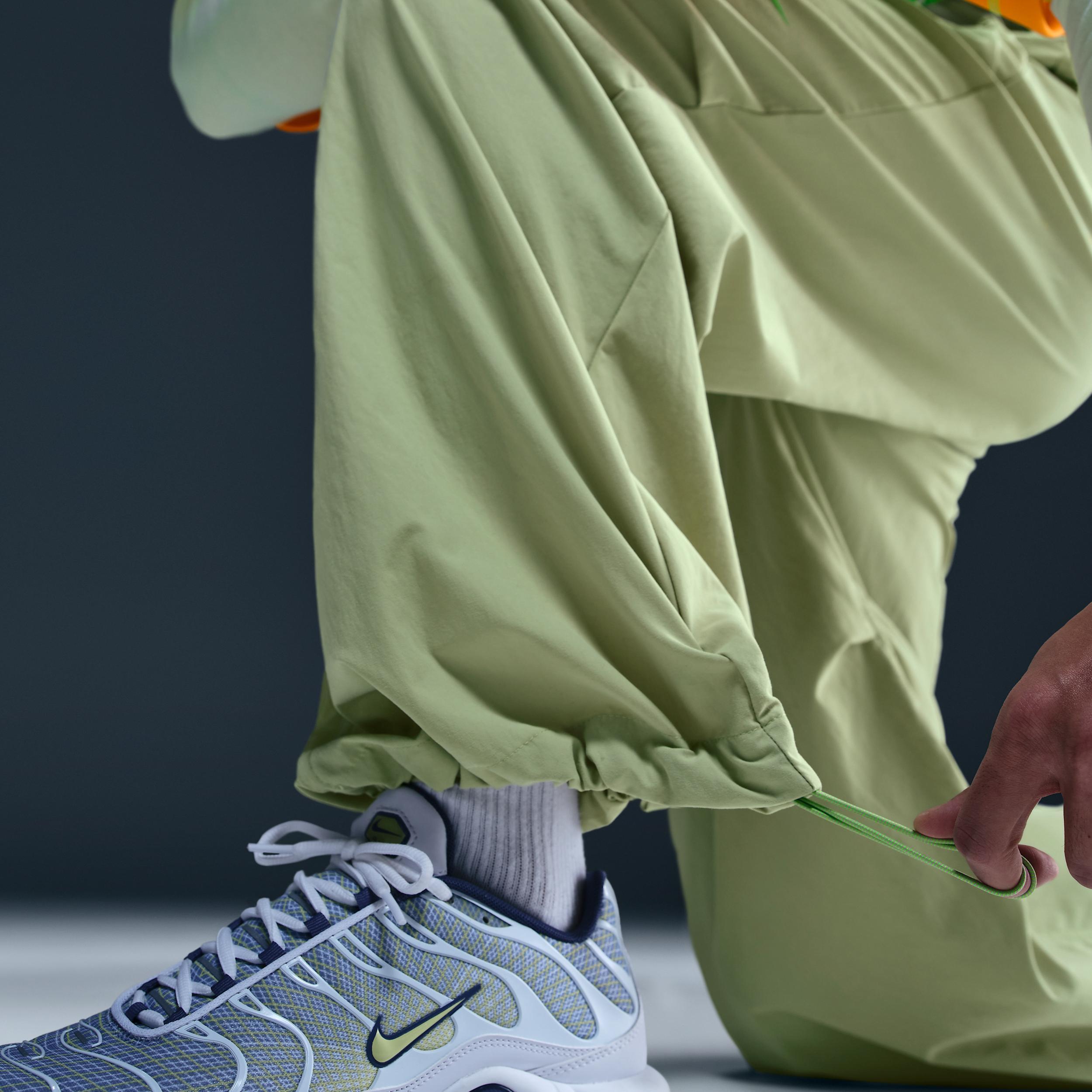 Nike Men's Project F.R.O.G. Parachute Pants Product Image
