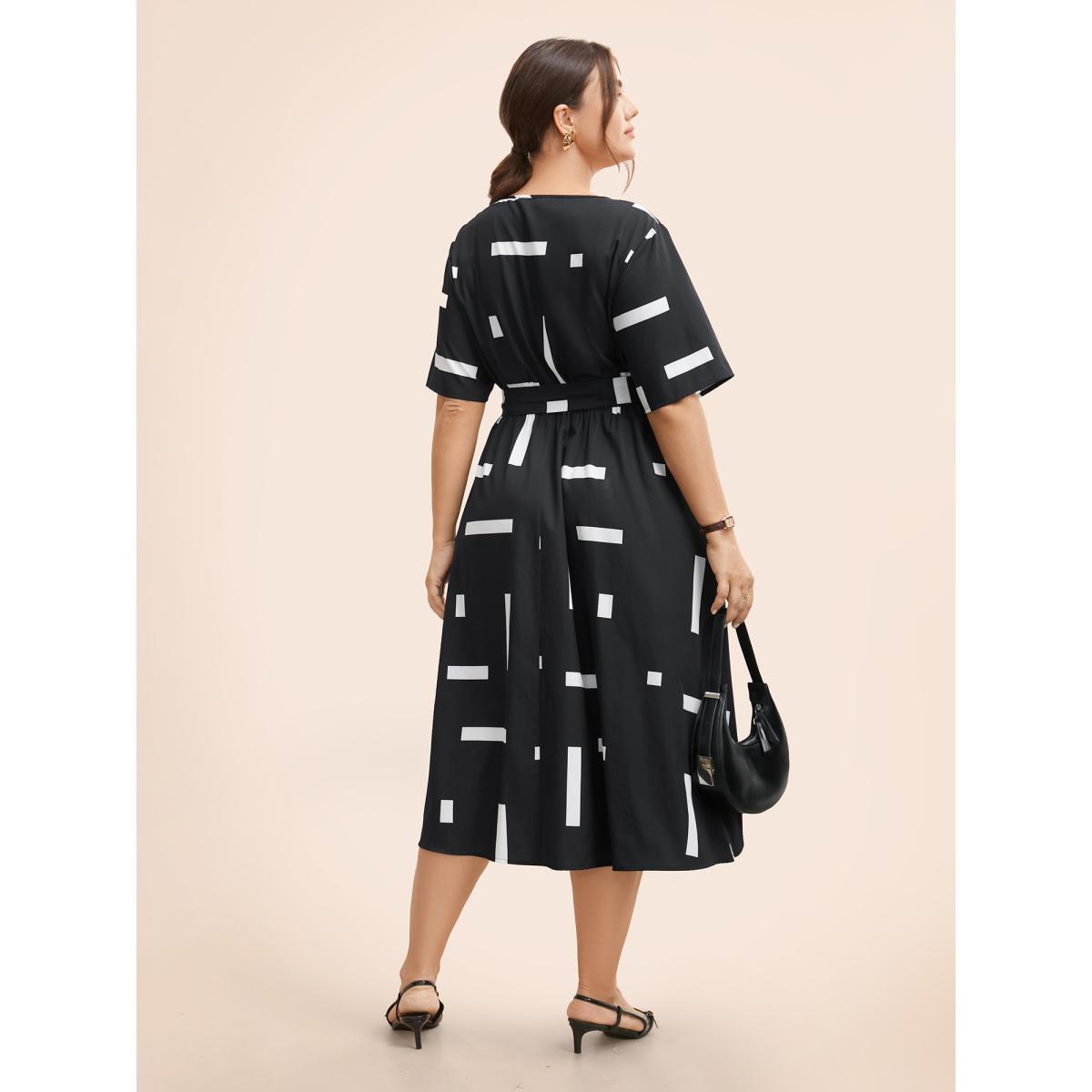 Plus Size Geometric Print Keyhole Pocket Midi Dress Black Women At the Office Belted Round Neck Short sleeve Curvy BloomChic 26/4X Product Image