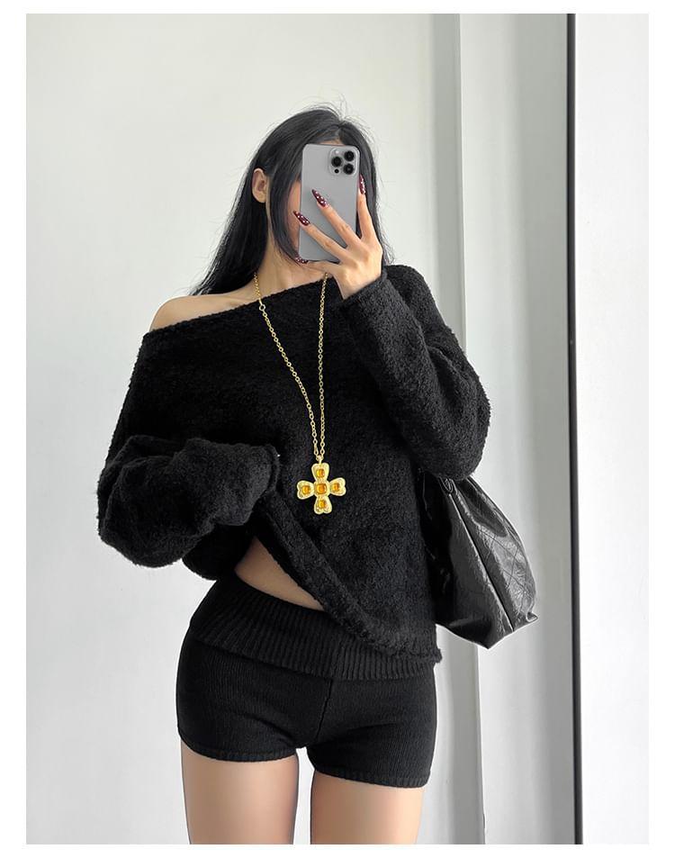 Flip-Over Low-Rise Knit Shorts Product Image