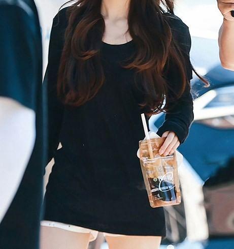 Long Sleeve Scoop Neck Plain Tee Product Image