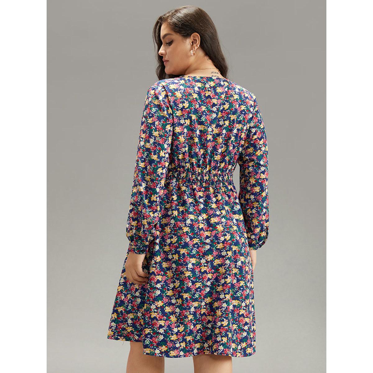 Plus Size Ditsy Floral Shirred Knee Dress DarkBlue Women Elegant Printed V-neck Long Sleeve Curvy Knee Dress BloomChic 10/M Product Image