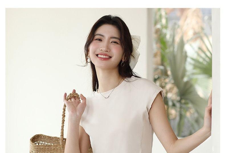 Short-Sleeve Round Neck Plain T-Shirt Product Image