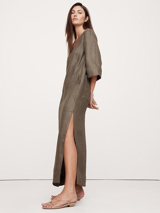 Linen Scoop-Neck Maxi Dress Product Image