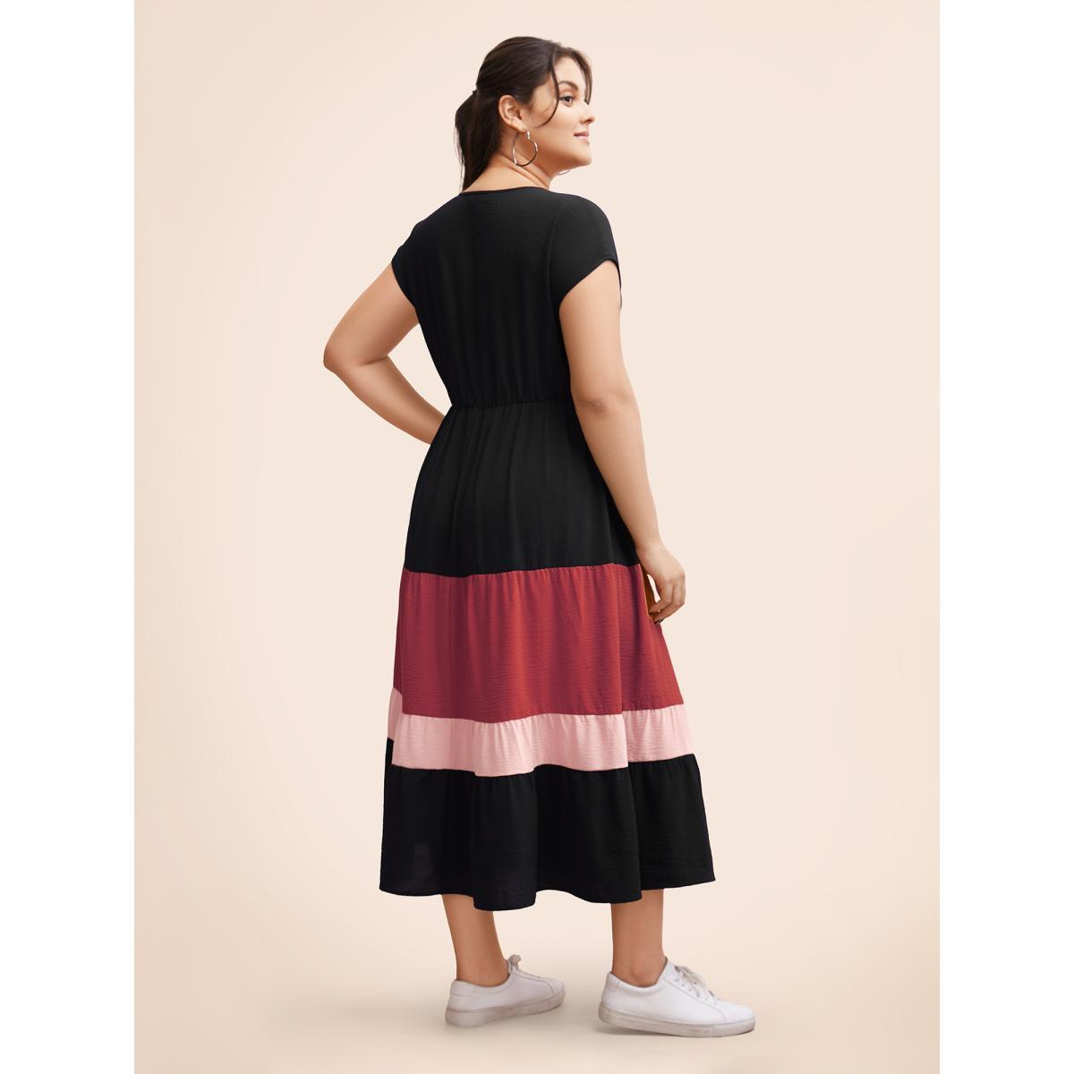 Plus Size Colorblock Contrast Pocket Wrap Flutter Tiered Tank Dress Black Women Casual Wrap V-neck Cap Sleeve Curvy Midi Dress BloomChic 26/4X Product Image