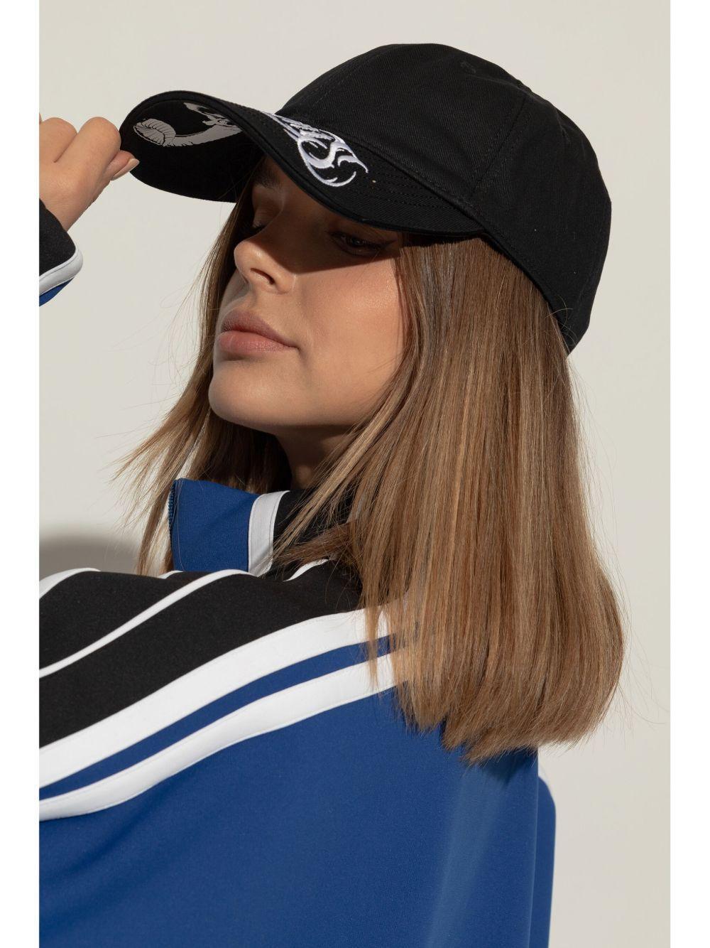 logo-embroidered cap Product Image