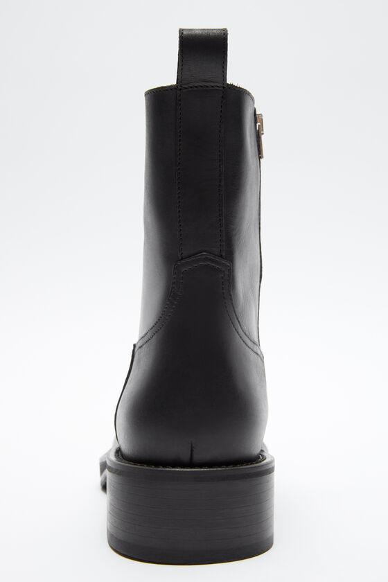 Leather waxed boots Product Image