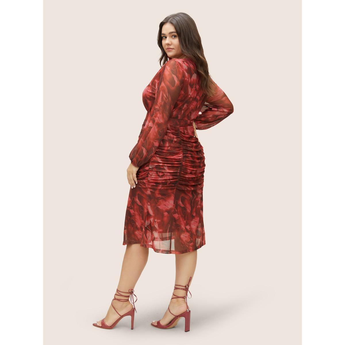 Plus Size Floral Print Pocket Ruched Hem Dress Raspberry Women Elegant Gathered V-neck Long Sleeve Curvy Midi Dress BloomChic 10/M Product Image