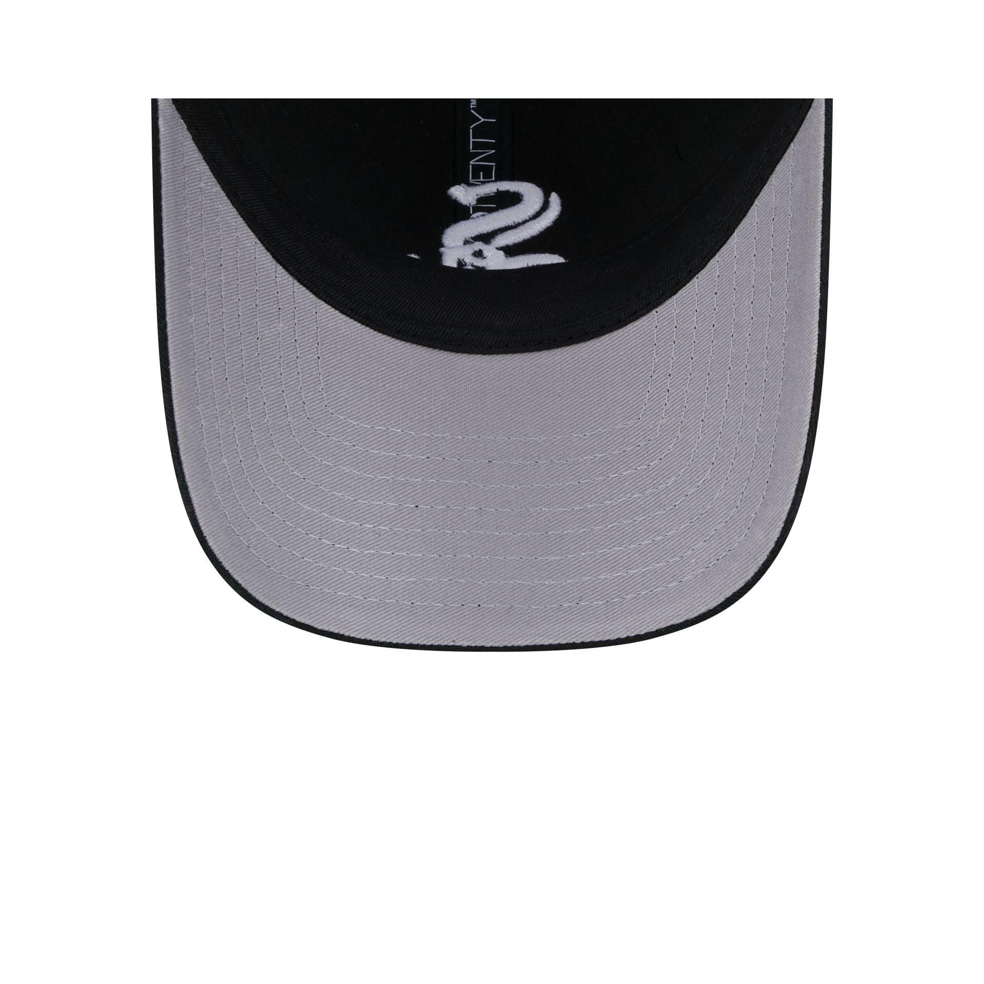 Chicago White Sox Slick 9TWENTY Trucker Hat Male Product Image