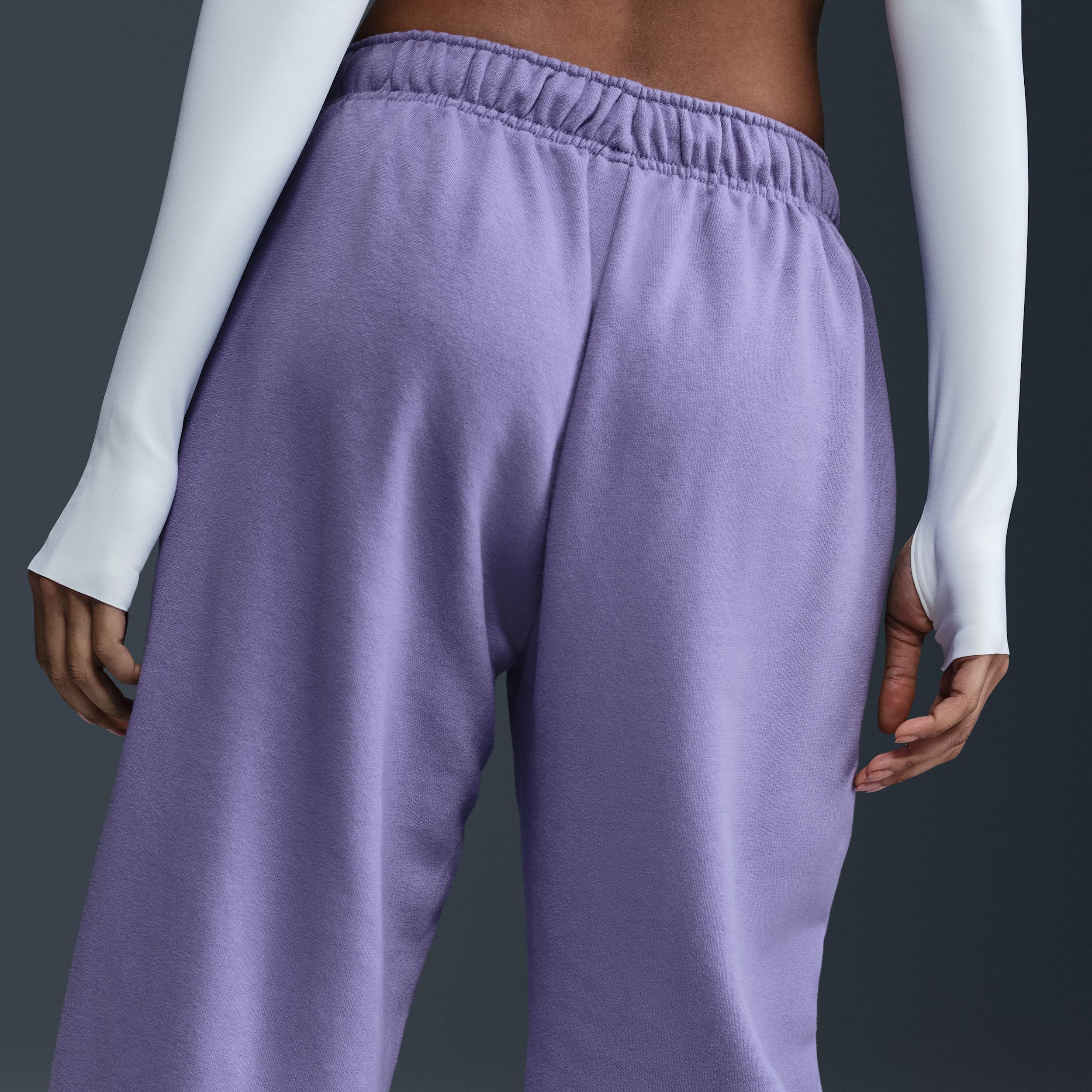 Women's Nike Sportswear Club Fleece Mid-Rise Oversized Sweatpants Product Image