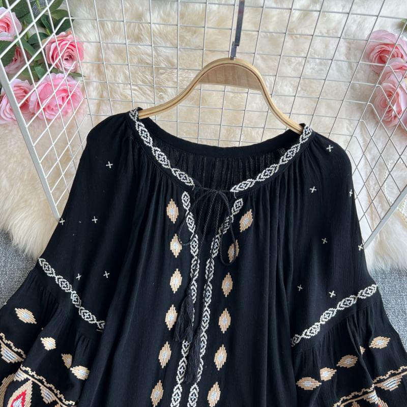 Long Sleeve Crew Neck Patterned Embroidered Loose Fit Blouse Product Image